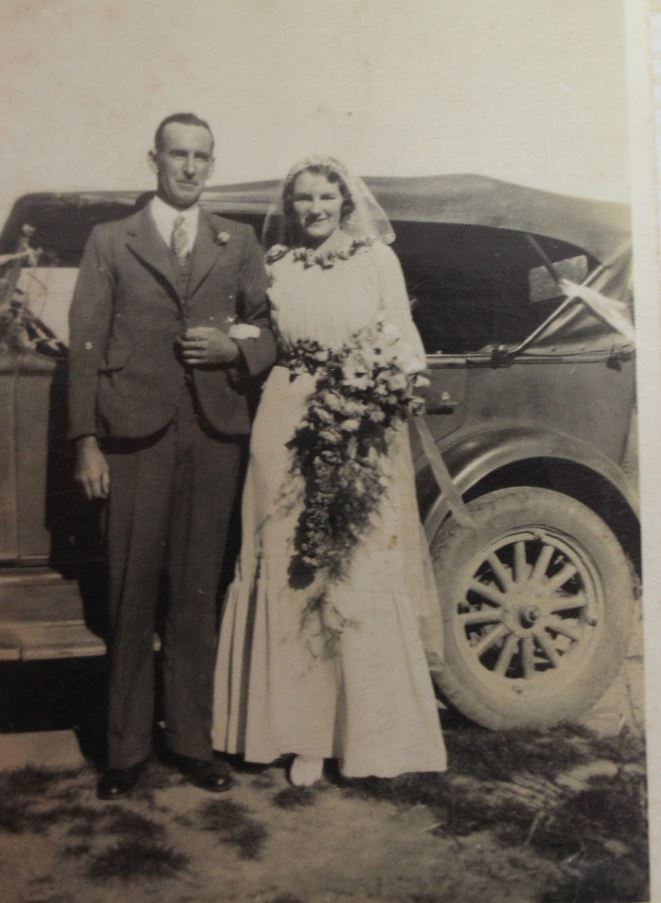 My grandparents Kenneth Dunstall (died 1991) and Dulcie Peard (died 1948)  at their wedding in 1936.  The couple who I hope to 'get to know during this expedition.