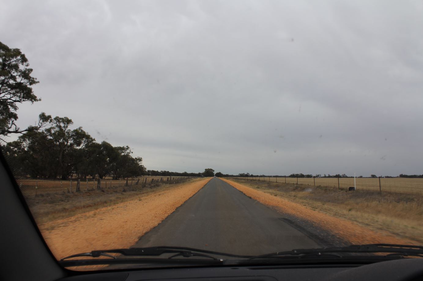 Single lane road to Birchip